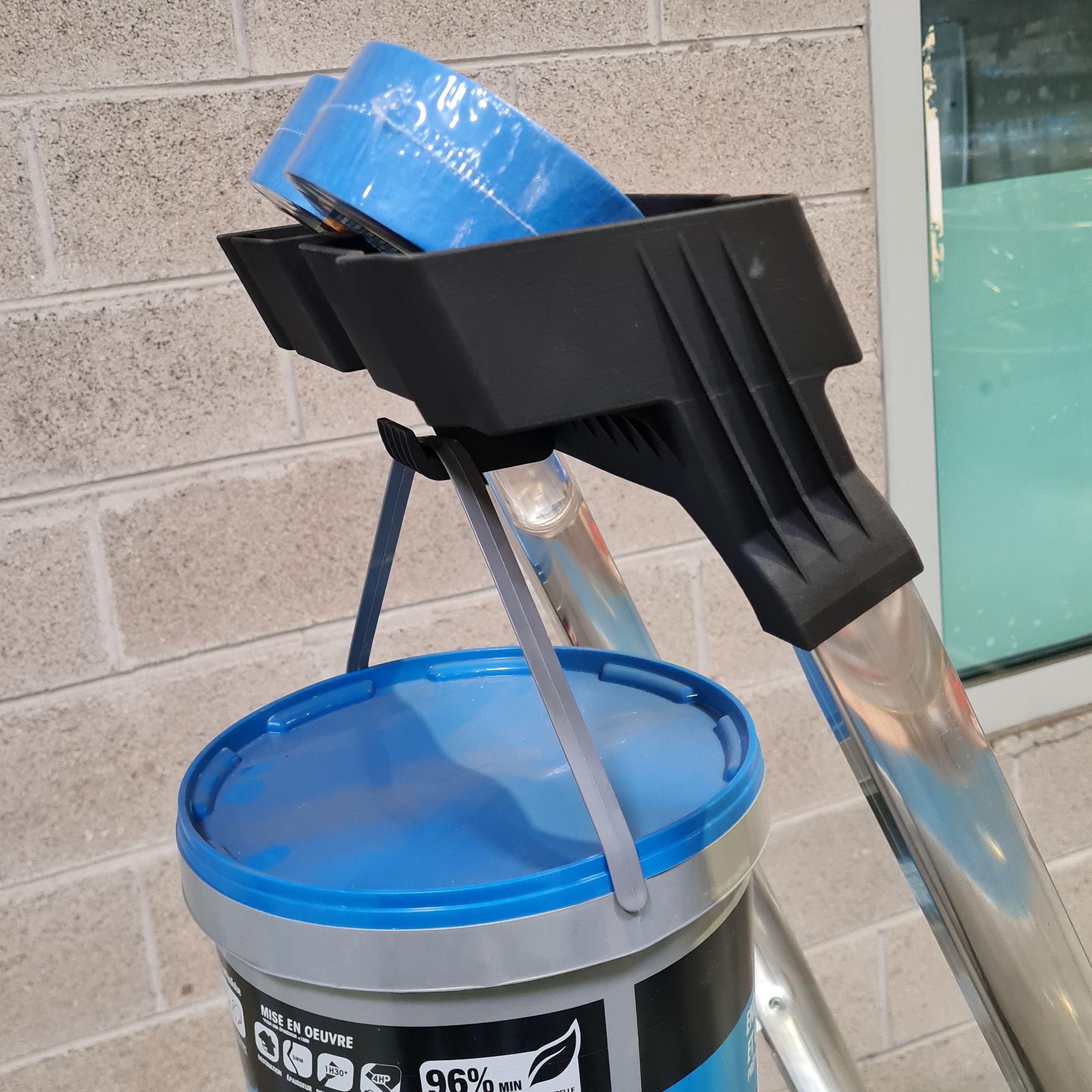 A closer look at our new smart tool holder: the innovation that makes your worksites easier!