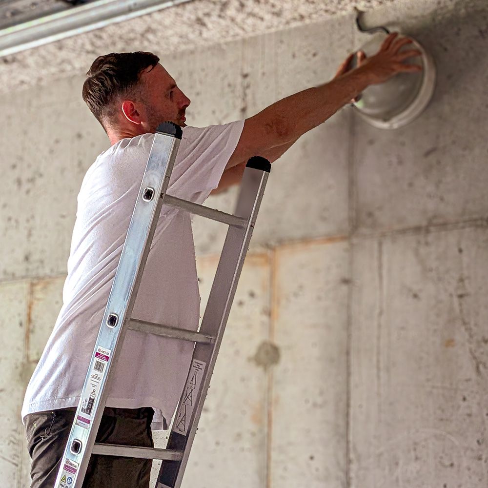 Light fitting installation
